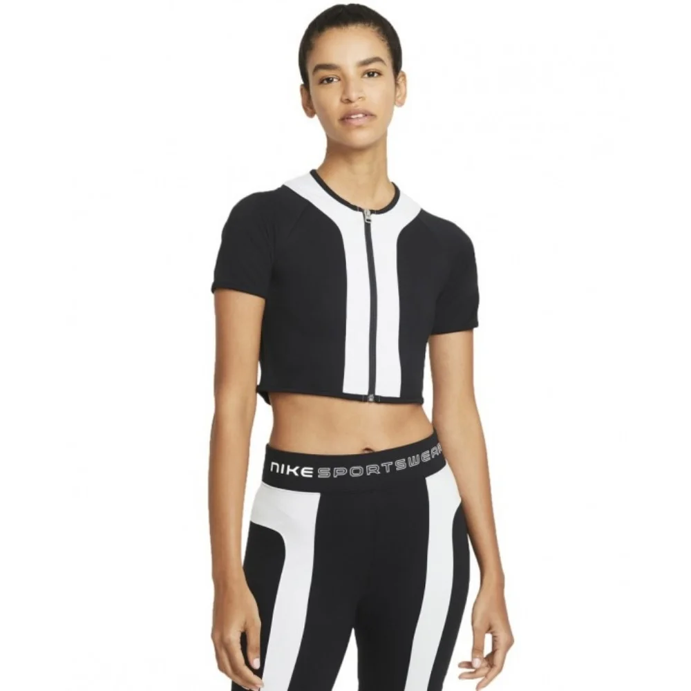 NWOT Women's Nike NSW STREET SHORT SLEEVE TOP Medium